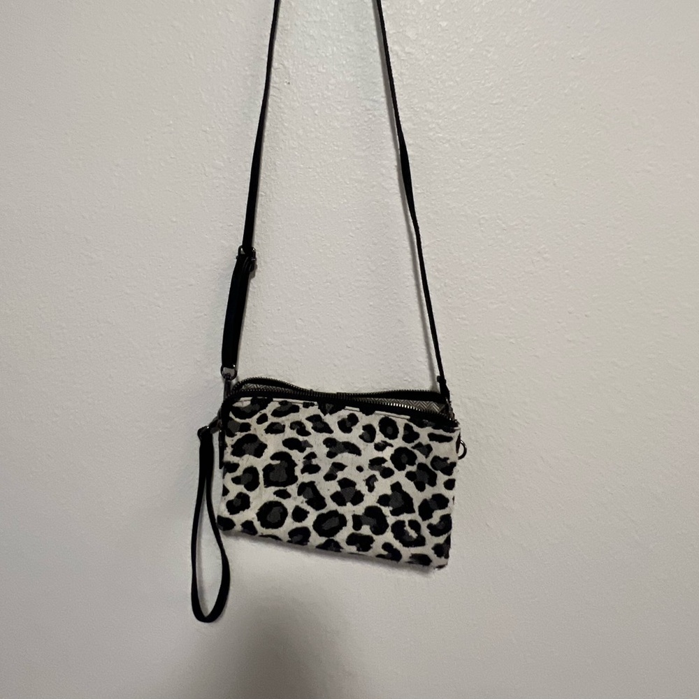 Women’s crossbody